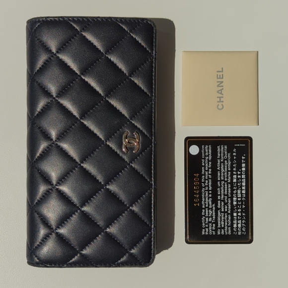 Authentic Chanel long flap leather wallet - Picture 10 of 11